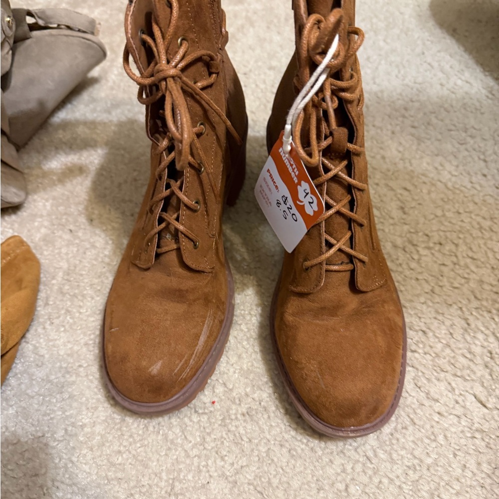 Women's Lace-Up Suede Ankle Boots in Chestnut Brown